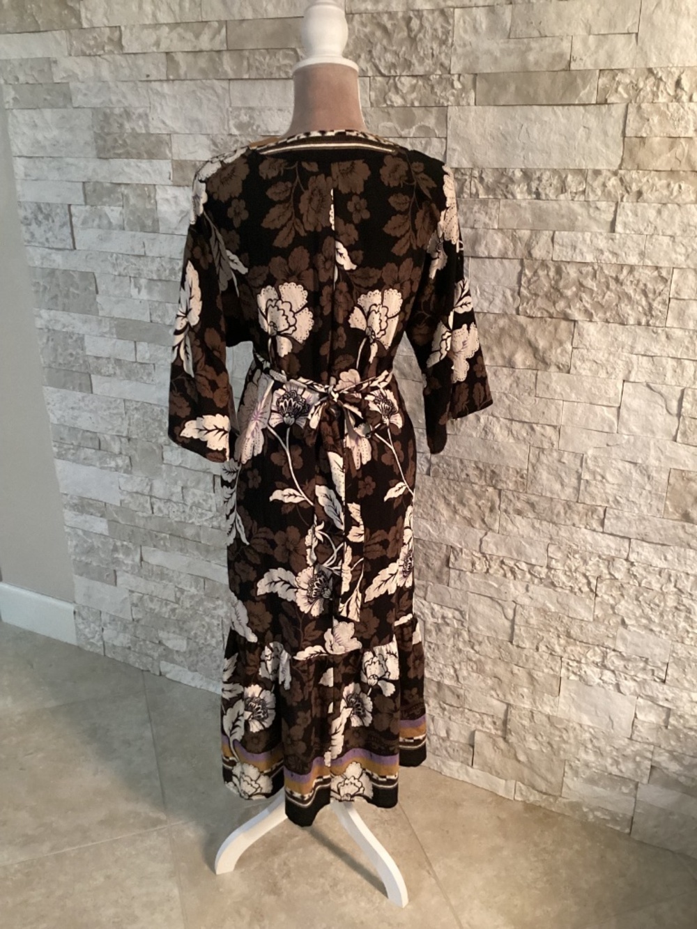 Sofia by Sofia Vergara Tie-Back Dress with Wide Sleeves (NWT) - Picture 7 of 13